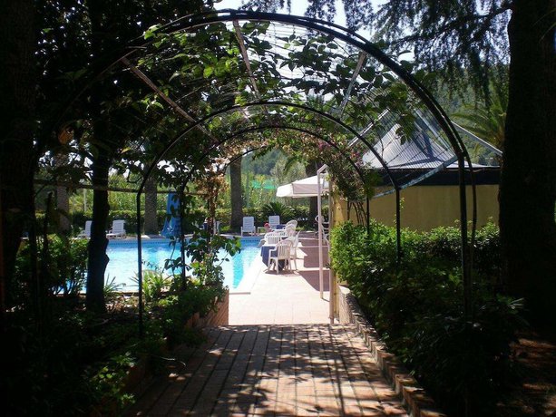 Imagen de la piscina del Hotel Seven Residence. Foto 20
