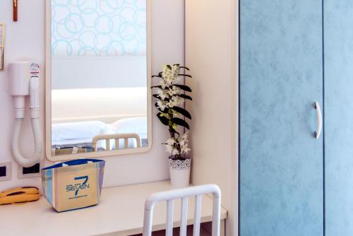 Imagen de la habitación del Hotel Seven, Rimini. Foto 8