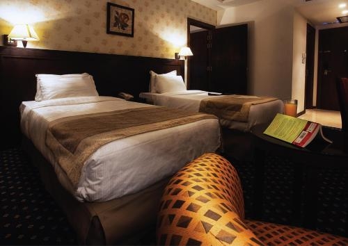 Imagen general del Hotel Seven Roses. Foto 3