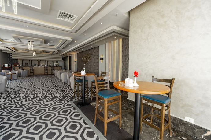 Imagen del bar/restaurante del Hotel Seven Seas Jolie Bay. Foto 4