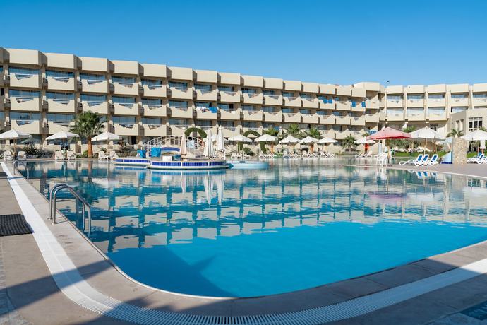 Imagen de la piscina del Hotel Seven Seas Jolie Bay. Foto 19