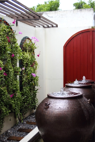 Imagen de los exteriores del Hotel Seven Senses Guest House. Foto 6