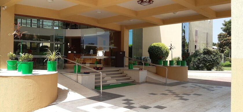 Imagen general del Hotel Seven Sky Clarks Exotica. Foto 2