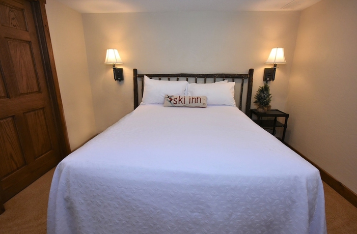 Imagen de la habitación del Hotel Seven Springs Resort Properties. Foto 11
