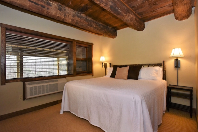 Imagen de la habitación del Hotel Seven Springs Resort Properties. Foto 17