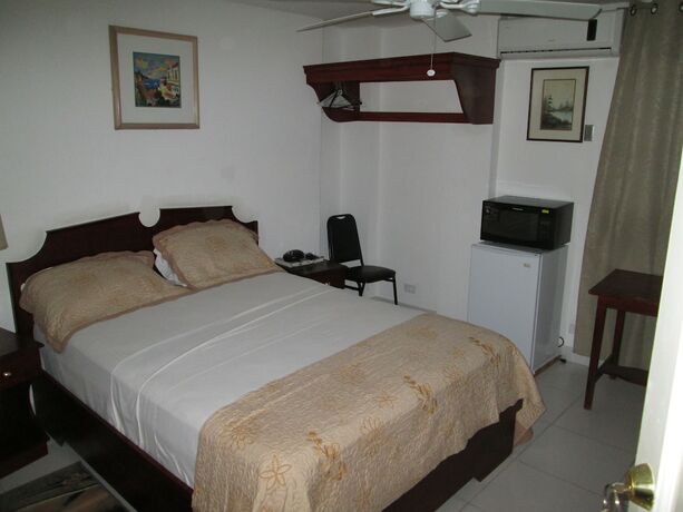 Imagen de la habitación del Hotel Seven Stars, Puerto Pr&iacute;ncipe. Foto 5