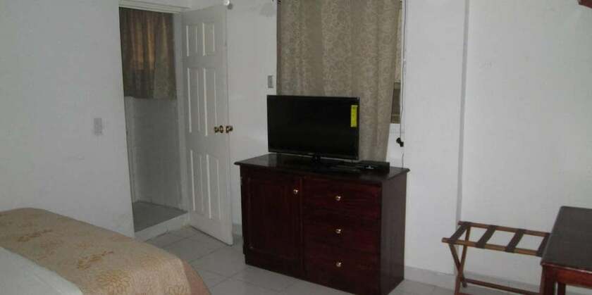 Imagen de la habitación del Hotel Seven Stars, Puerto Pr&iacute;ncipe. Foto 13
