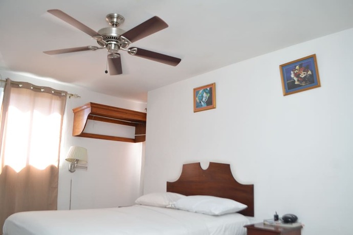Imagen de la habitación del Hotel Seven Stars, Puerto Pr&iacute;ncipe. Foto 17