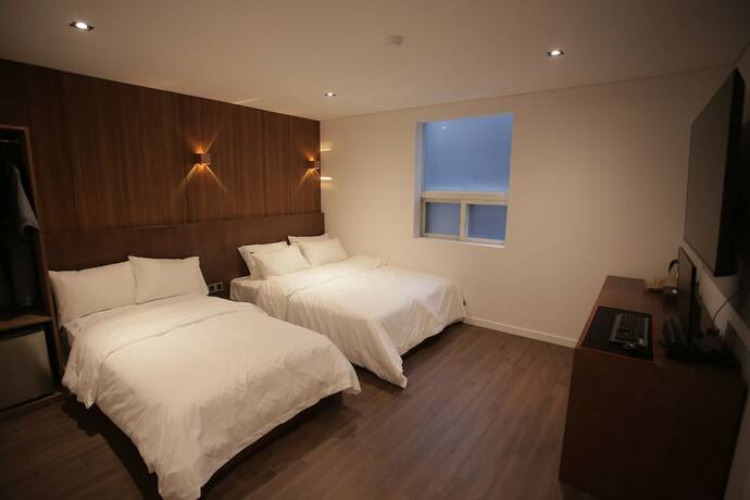 Imagen de la habitación del Hotel Seven Step. Foto 12