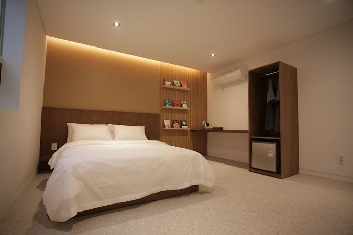 Imagen general del Hotel Seven Step. Foto 8