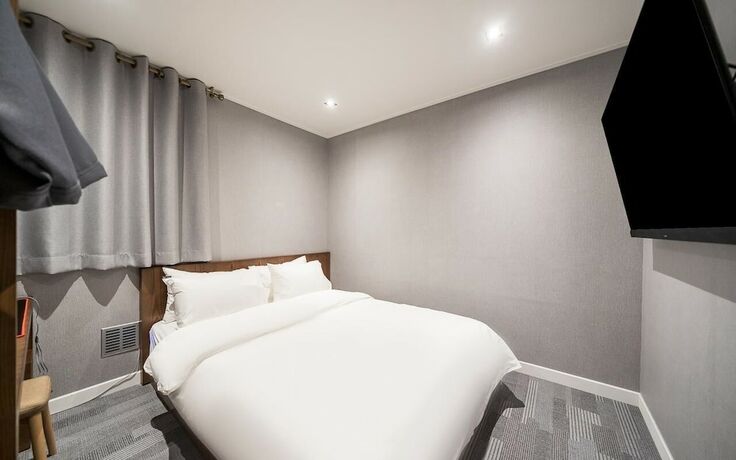 Imagen de la habitación del Hotel Seven Step. Foto 17