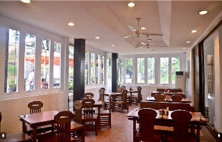 Imagen del bar/restaurante del Hotel Seven Suites Observatory Hotel. Foto 11