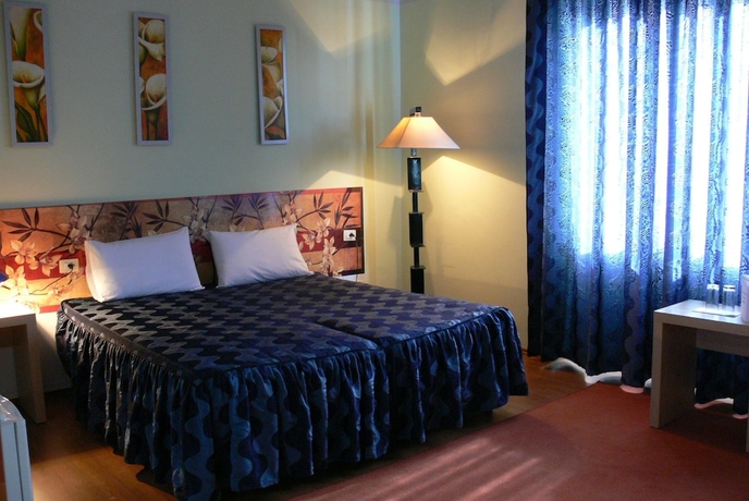 Imagen de la habitación del Hotel Seven, Tirana. Foto 7