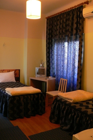 Imagen de la habitación del Hotel Seven, Tirana. Foto 11