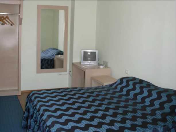 Imagen de la habitación del Hotel Seven, Tirana. Foto 12
