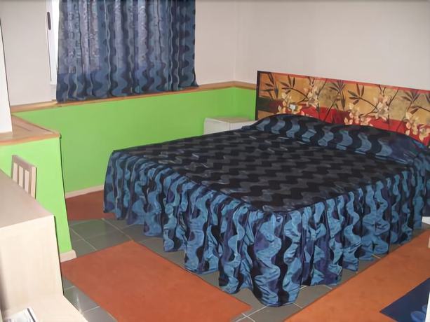 Imagen de la habitación del Hotel Seven, Tirana. Foto 15