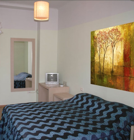 Imagen de la habitación del Hotel Seven, Tirana. Foto 17