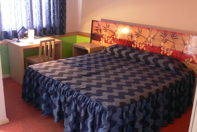 Imagen de la habitación del Hotel Seven, Tirana. Foto 18