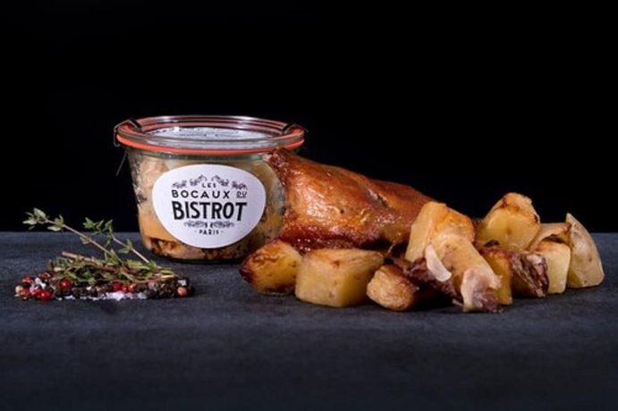 Imagen de la habitación del Hotel Seven Urban Suites Nantes Centre. Foto 10