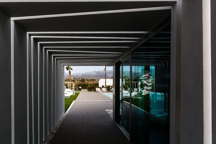 Imagen de los interiores del Hotel Seven and Wellness - Caters To Gay Men. Foto 16