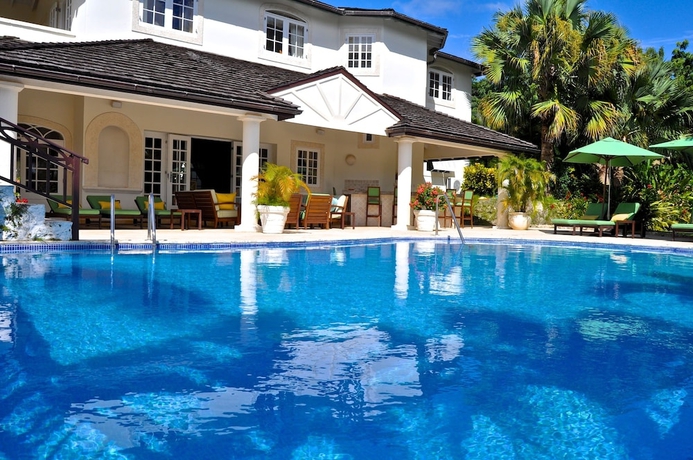 Imagen de la piscina del Hotel Seventh Heaven By Island Villas. Foto 16