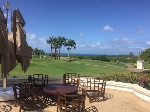 Imagen del bar/restaurante del Hotel Seventh Heaven By Island Villas. Foto 4