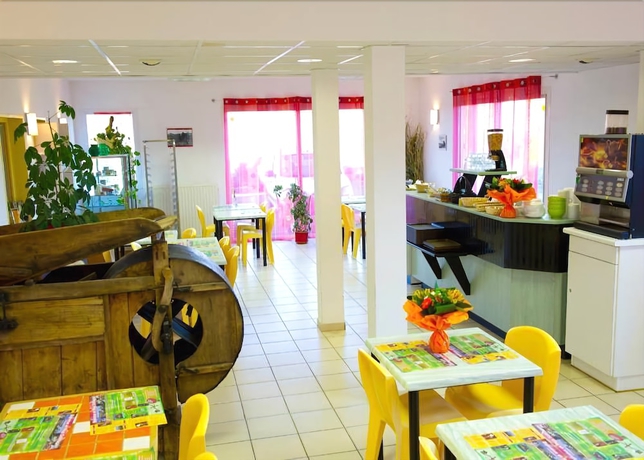 Imagen del bar/restaurante del Hotel Sev'hotel. Foto 7