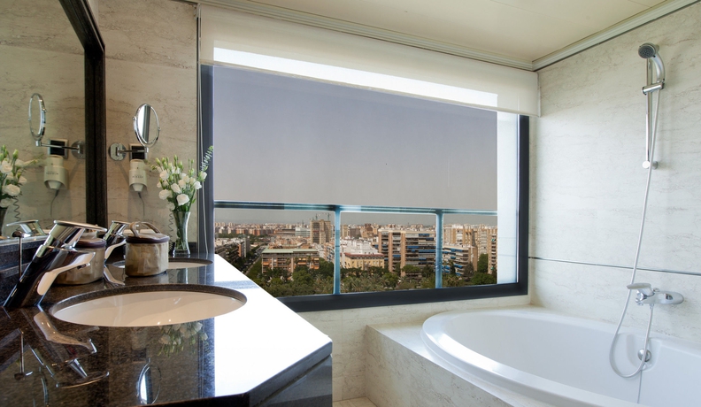 Imagen de la habitación del Hotel Sevilla Center. Foto 5