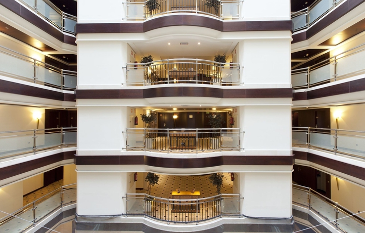 Imagen de los interiores del Hotel Sevilla Center. Foto 14