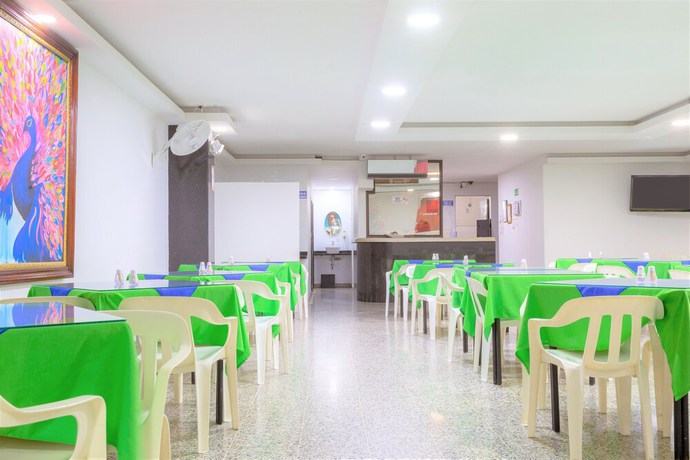 Imagen del bar/restaurante del Hotel Sevilla Plaza Bucaramanga. Foto 2