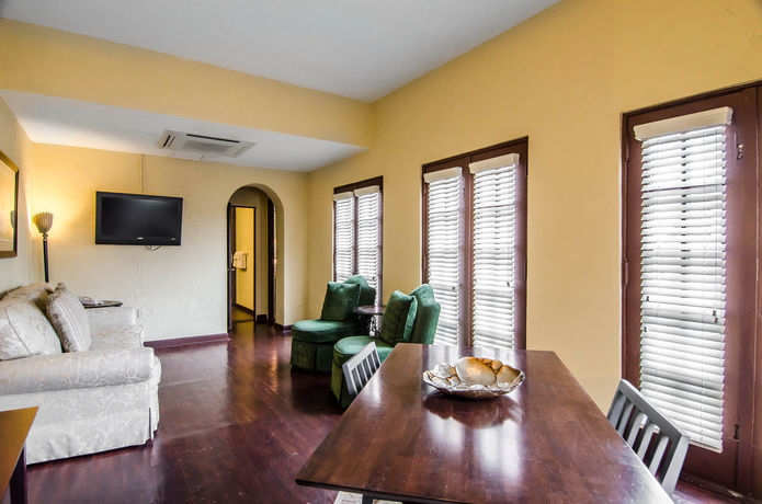 Imagen de los interiores del Hotel Seville. Foto 15