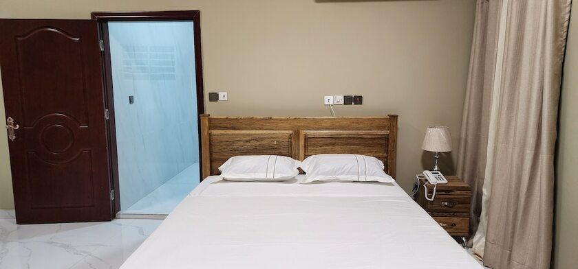 Imagen de la habitación del Hotel Sevista Plus. Foto 12