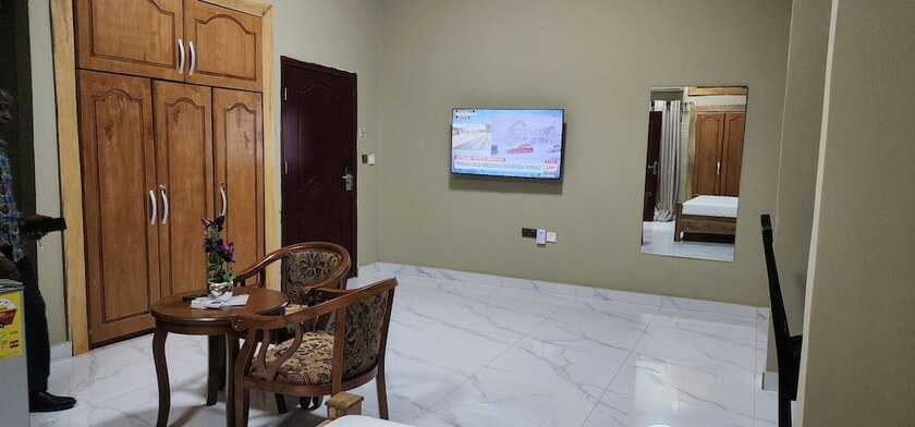 Imagen de la habitación del Hotel Sevista Plus. Foto 13