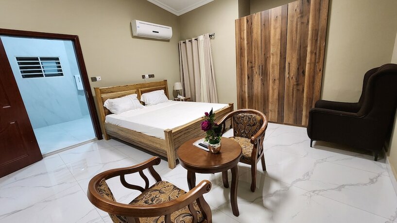 Imagen de la habitación del Hotel Sevista Plus. Foto 15