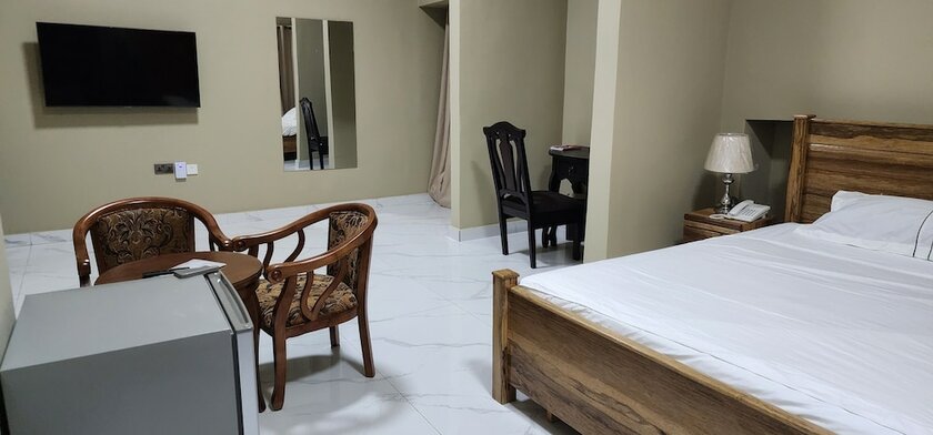 Imagen de la habitación del Hotel Sevista Plus. Foto 16