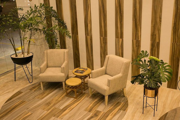 Imagen de los interiores del Hotel Sexta Avenida Inn. Foto 13