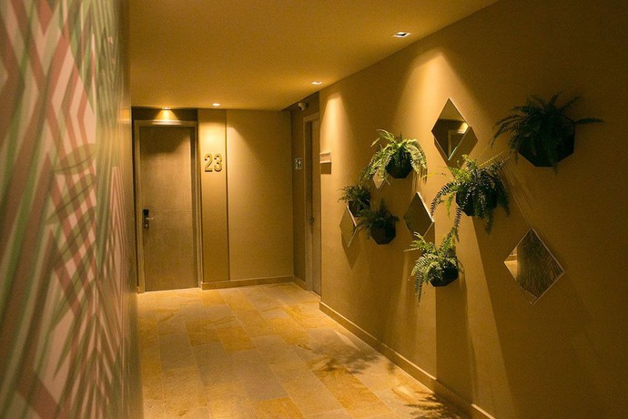 Imagen de los interiores del Hotel Sexta Avenida Inn. Foto 15