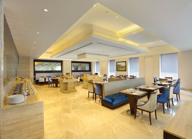 Imagen del bar/restaurante del Hotel Seyfert Sarovar Premiere Dehradun. Foto 2