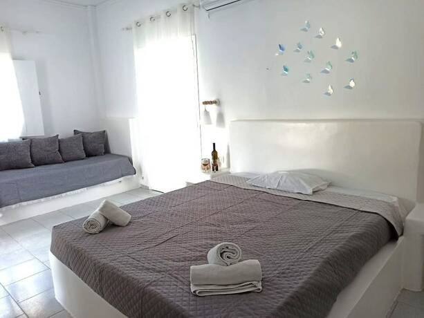 Imagen de la habitación del Hotel Sfiga villas. Foto 16