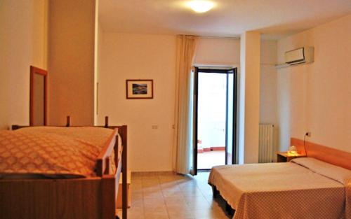 Imagen de la habitación del Hotel Sfinalicchio. Foto 9