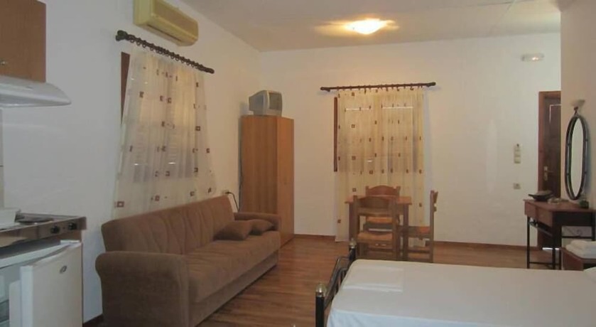 Imagen de la habitación del Hotel Sfinias. Foto 3