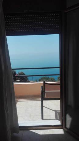 Imagen de la habitación del Hotel Sfinias. Foto 8