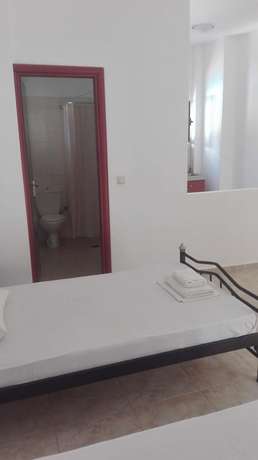 Imagen de la habitación del Hotel Sfinias. Foto 13