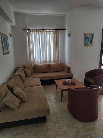 Imagen de los interiores del Hotel Sfinias. Foto 18