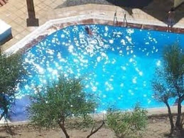 Imagen de la piscina del Hotel Sfinias. Foto 20