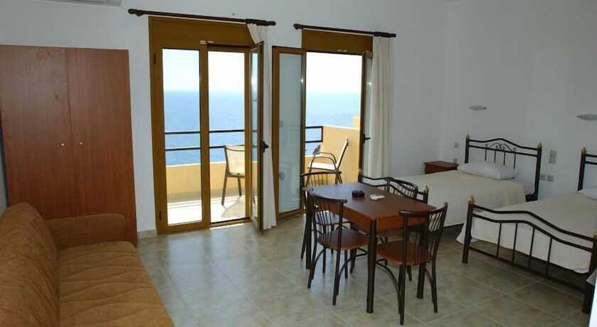 Imagen de la habitación del Hotel Sfinias. Foto 17