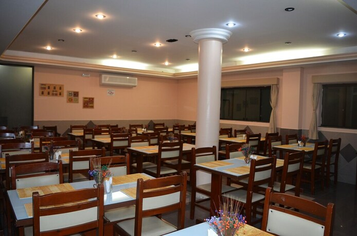 Imagen del bar/restaurante del Hotel Sg Palace. Foto 9