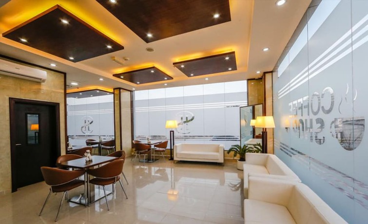 Imagen de los interiores del Hotel Sh. Foto 16