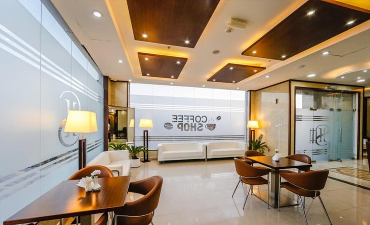 Imagen de los interiores del Hotel Sh. Foto 17