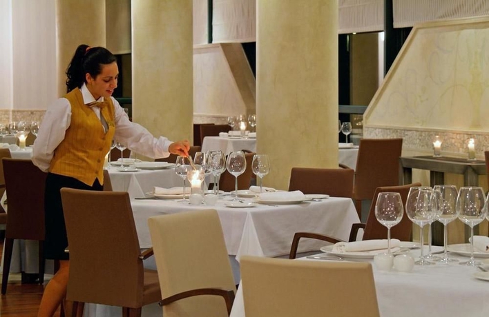 Imagen del bar/restaurante del Hotel Sh Villa Gadea. Foto 8